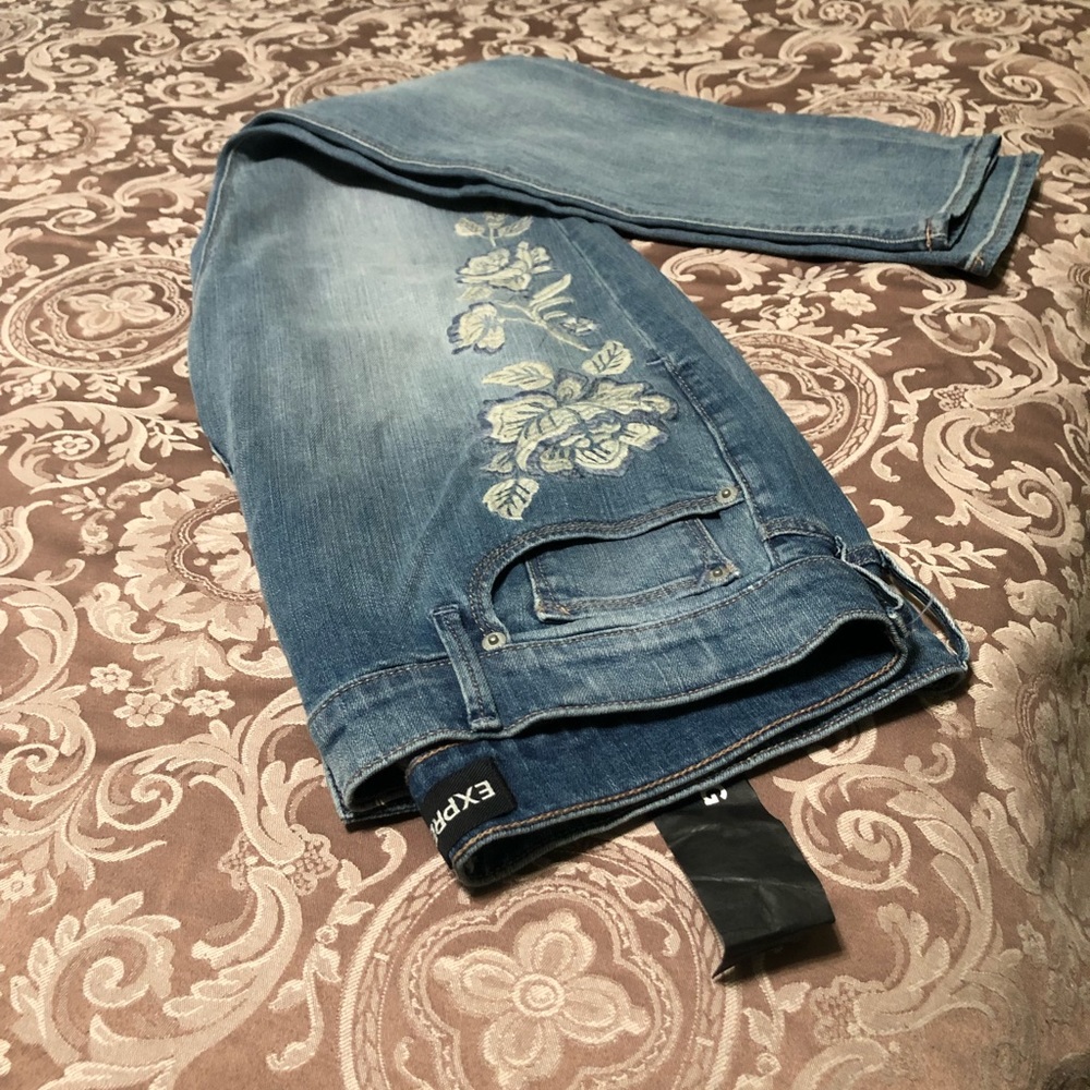 New Women’s express blue jeans size 10 R.